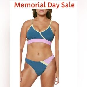 ☀️☀️☀️ Jessica Simpson Chop and Change Crossback Trianglet Top High Cut Leg